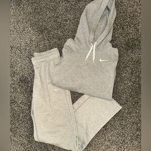 Nike Outfit - Hoodie and Pants